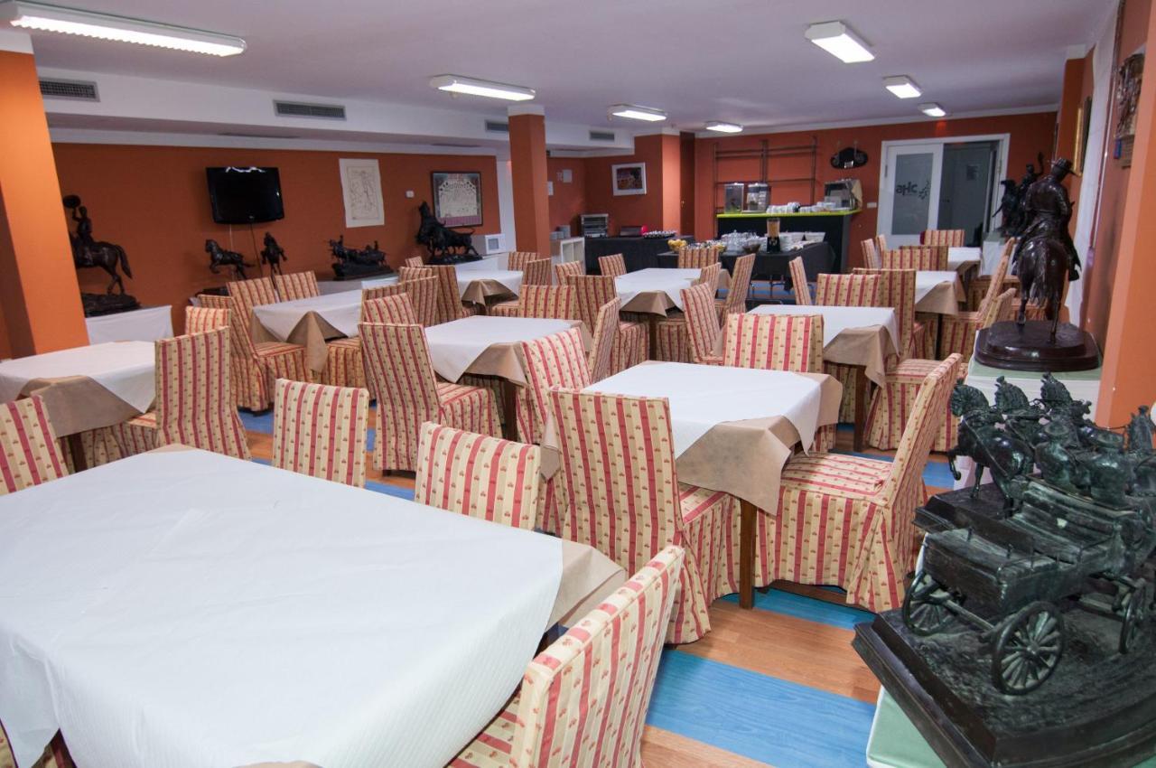 Ahc Hoteles Caces Dış mekan fotoğraf