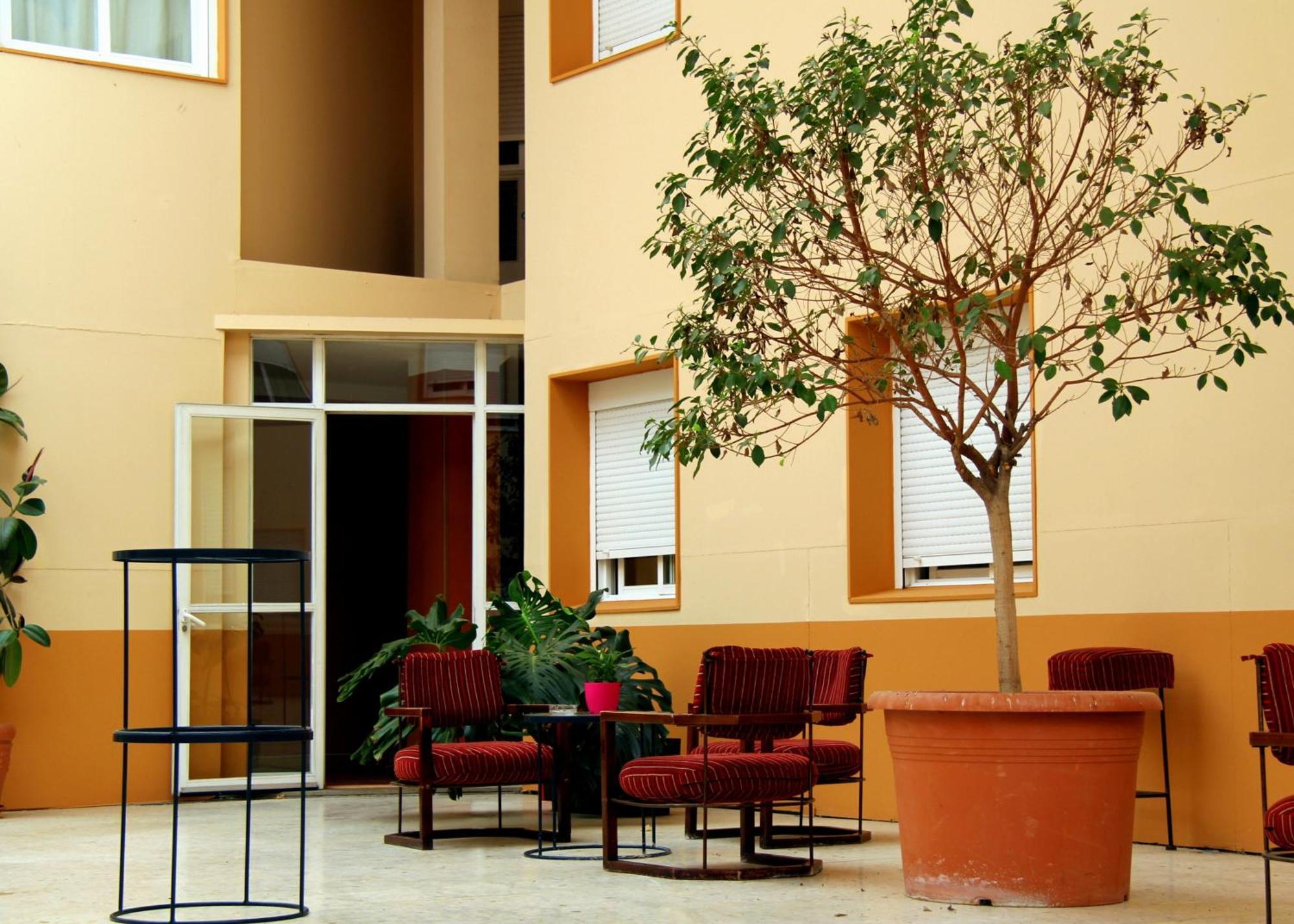 Ahc Hoteles Caces Konforlar fotoğraf