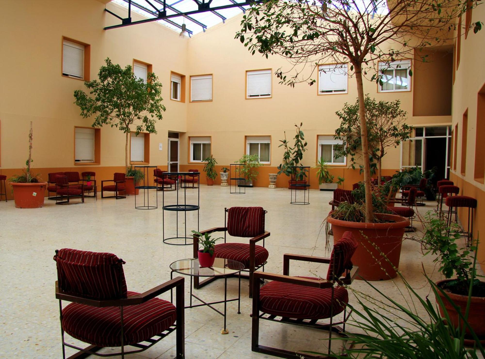Ahc Hoteles Caces Konforlar fotoğraf