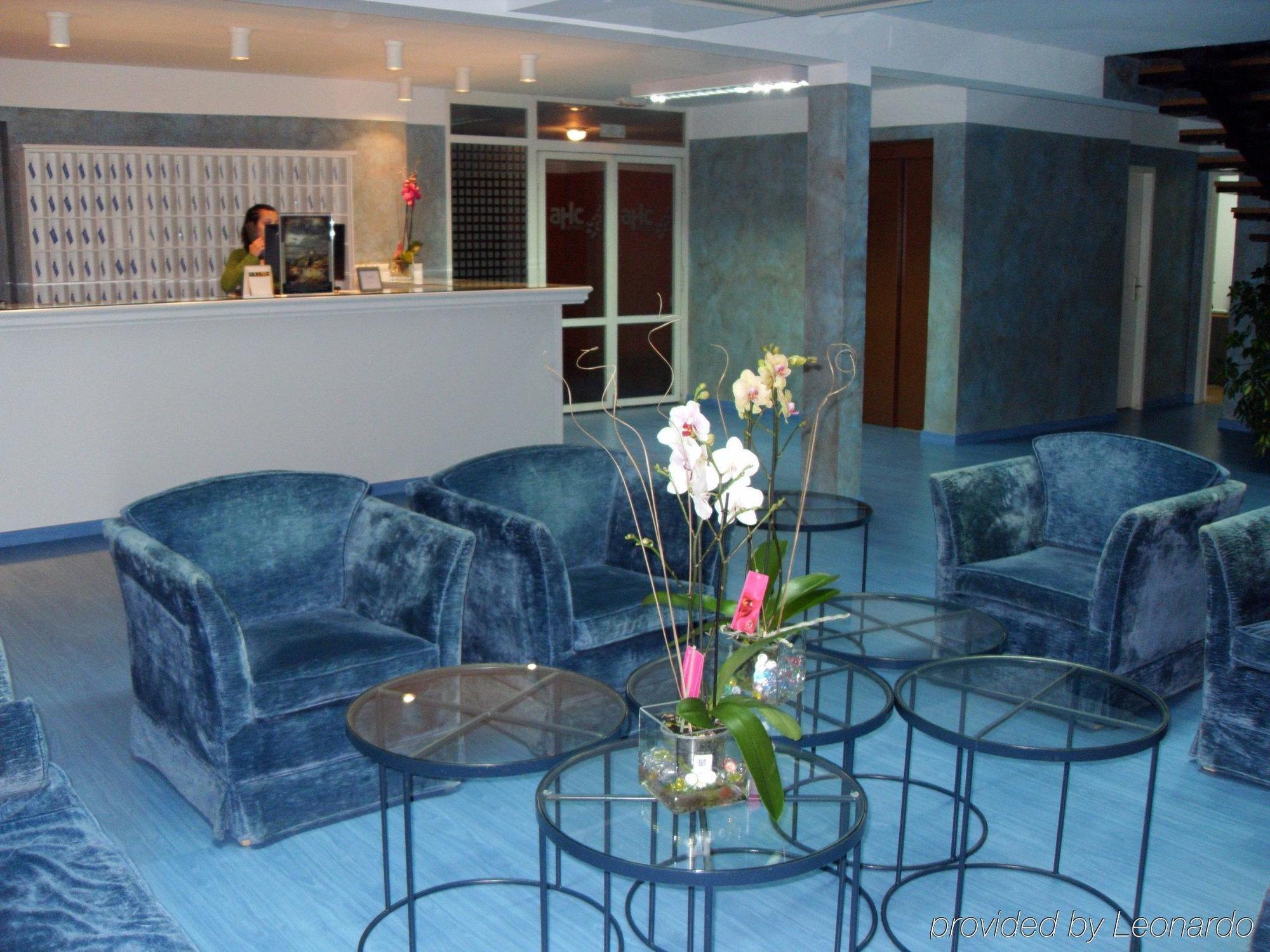 Ahc Hoteles Caces İç mekan fotoğraf